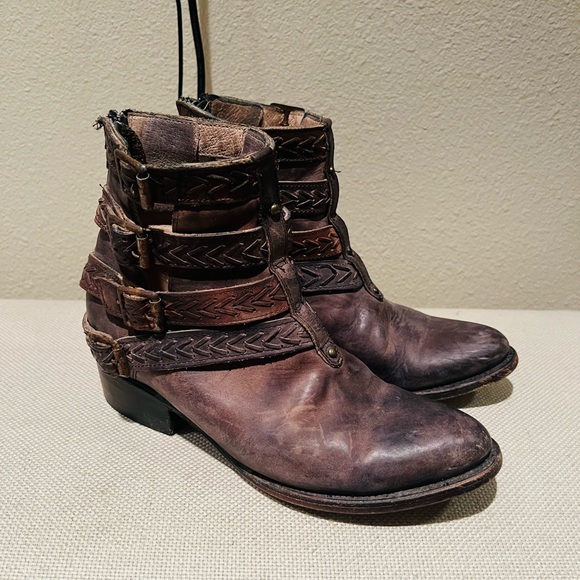 freebird Shoes - Freebird by Steven “Roper” ankle boots.